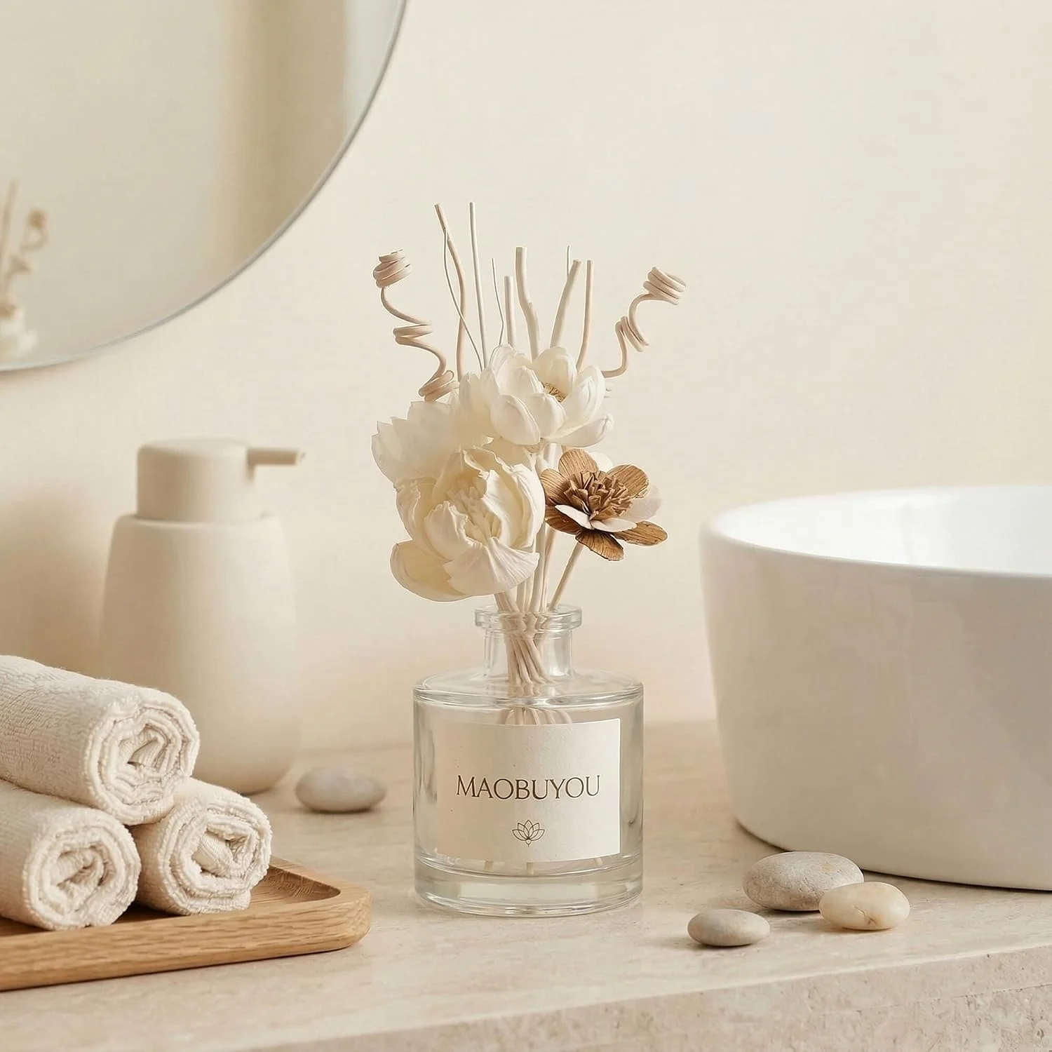 Decorative flower diffuser sticks, White: bottle arrangement