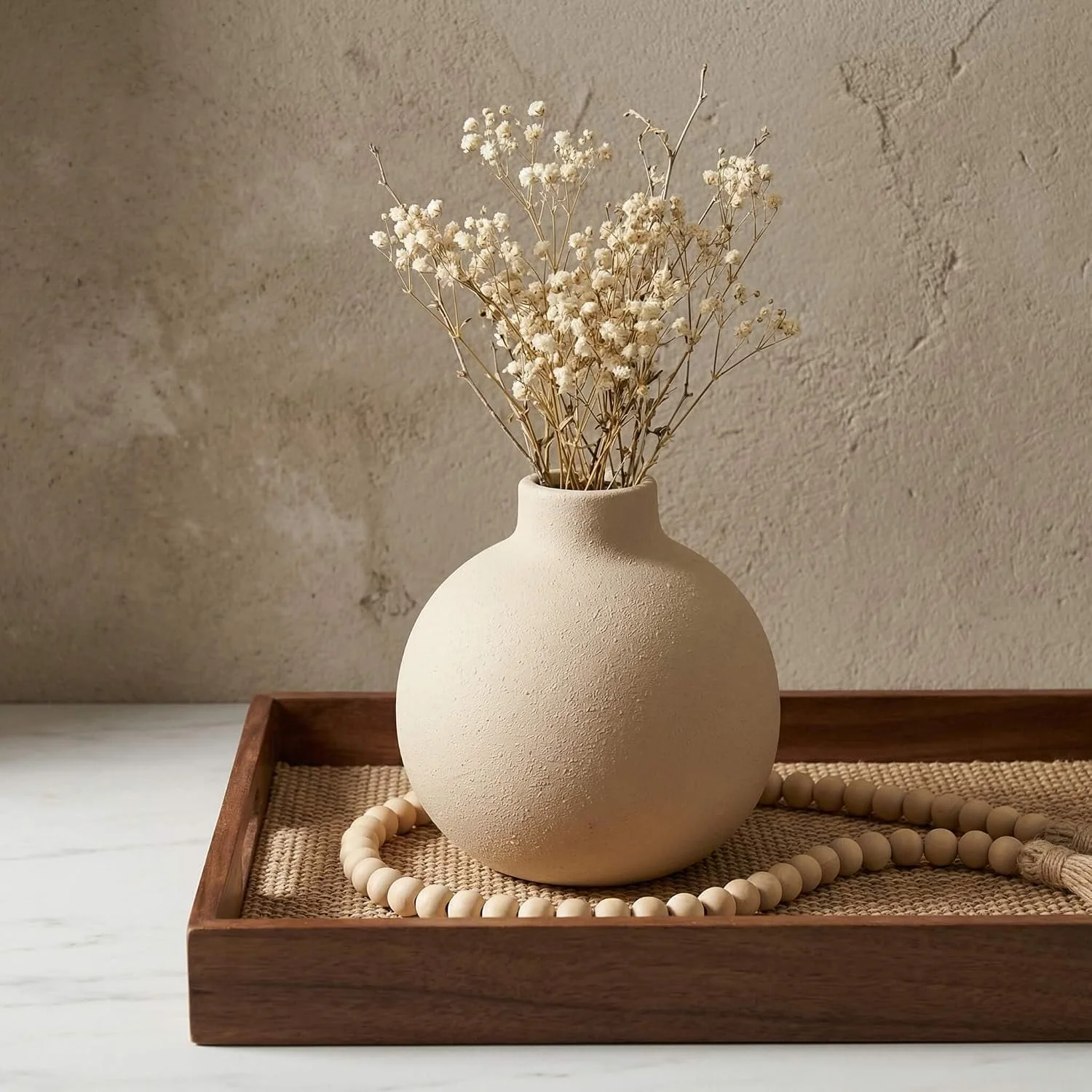 Rustic round ceramic vase, Terracotta: vase with dried flowers
